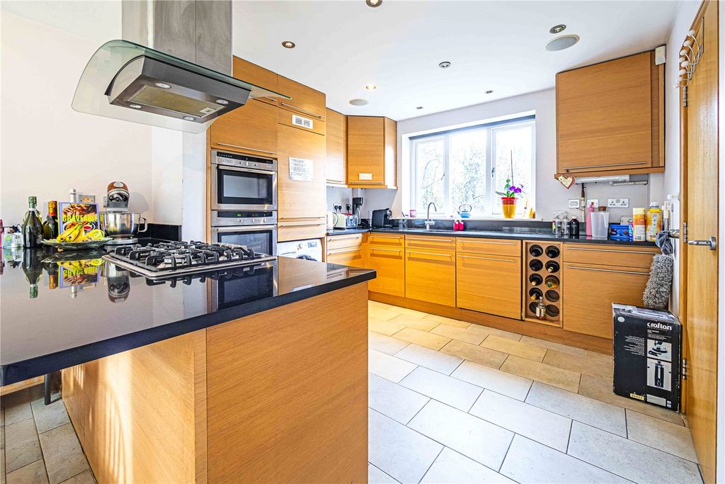 Property photo 3 of 14 Picture No. 15