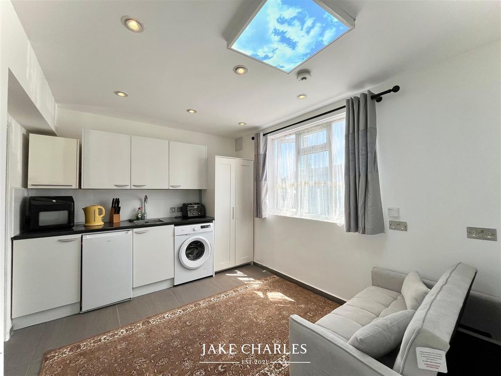 Property photo 1 of 11 803Db39A-c1E0-4848-834d-7B8Ab651029E.Jpg