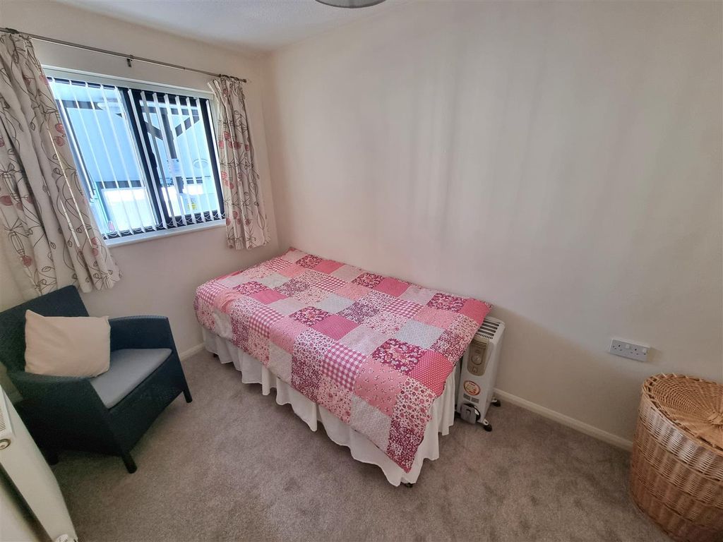 Additional image 6 of 2 bed flat for saleWestgate Mews, Launceston PL15