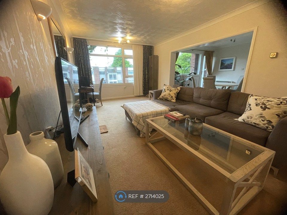 Property photo 3 of 28