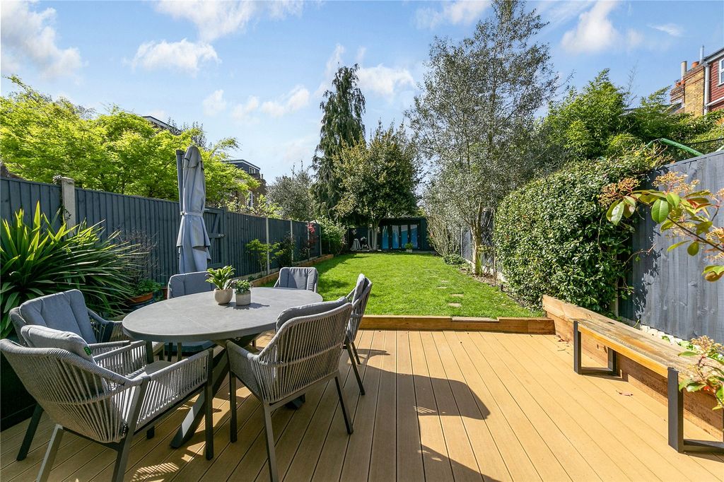 Property photo 2 of 30 Picture No. 18