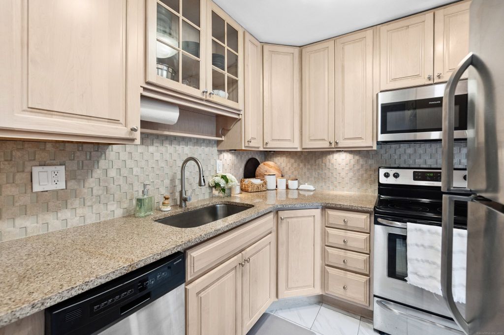 Property photo 2 of 16 <Alttext/>