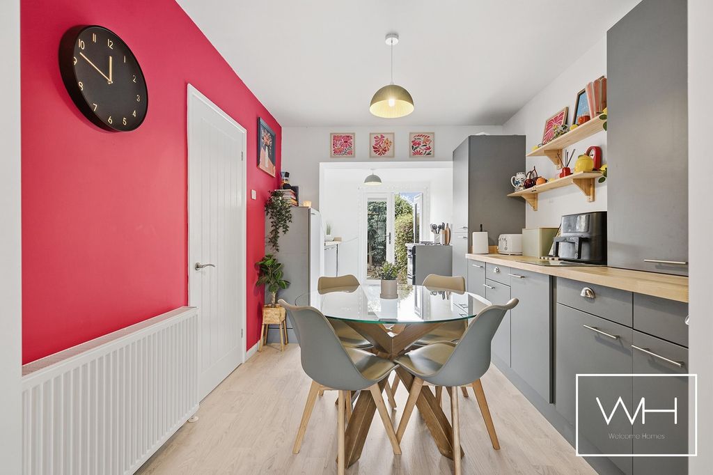 Property photo 3 of 20 25 Kirkstall Close, Cusworth 08