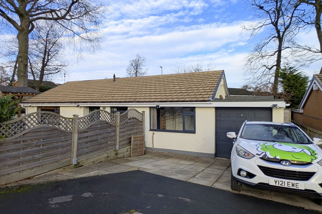 Property photo 2 of 20 Longroyd Ewemove (29)