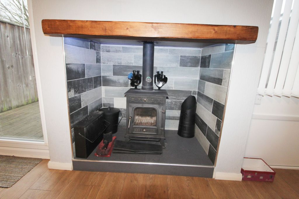 Property photo 2 of 20