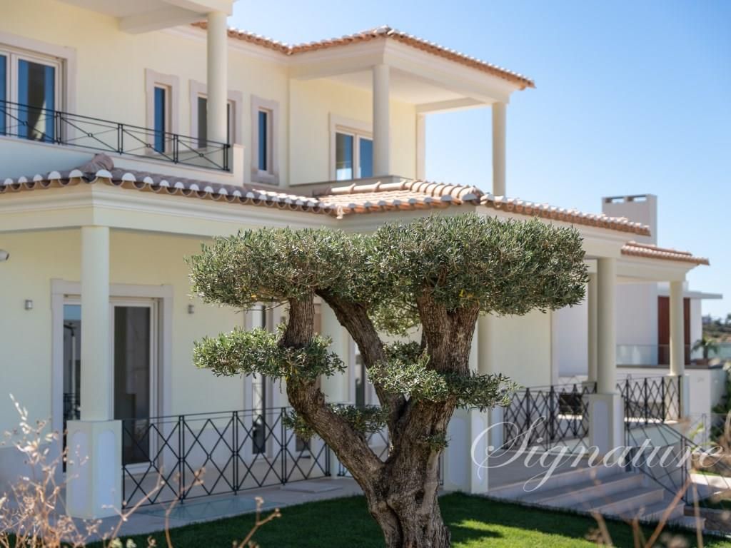 Property photo 1 of 48 New Villa Next To The Marina In The Best Residential Area Of Albufeira
