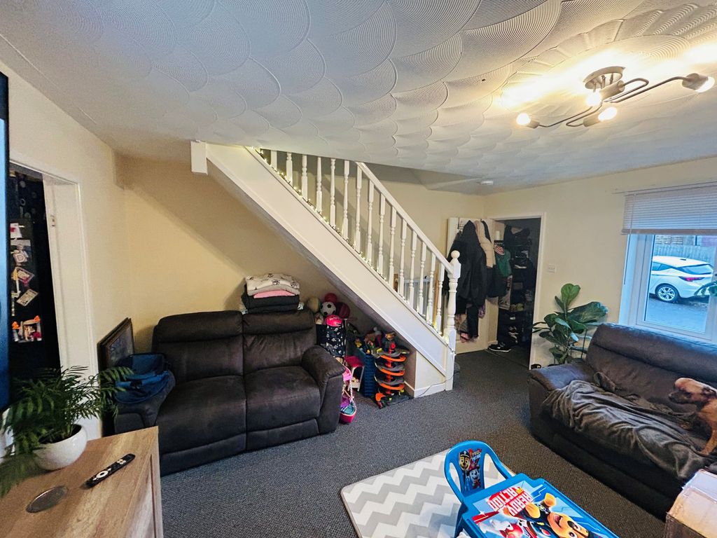 Property photo 3 of 8