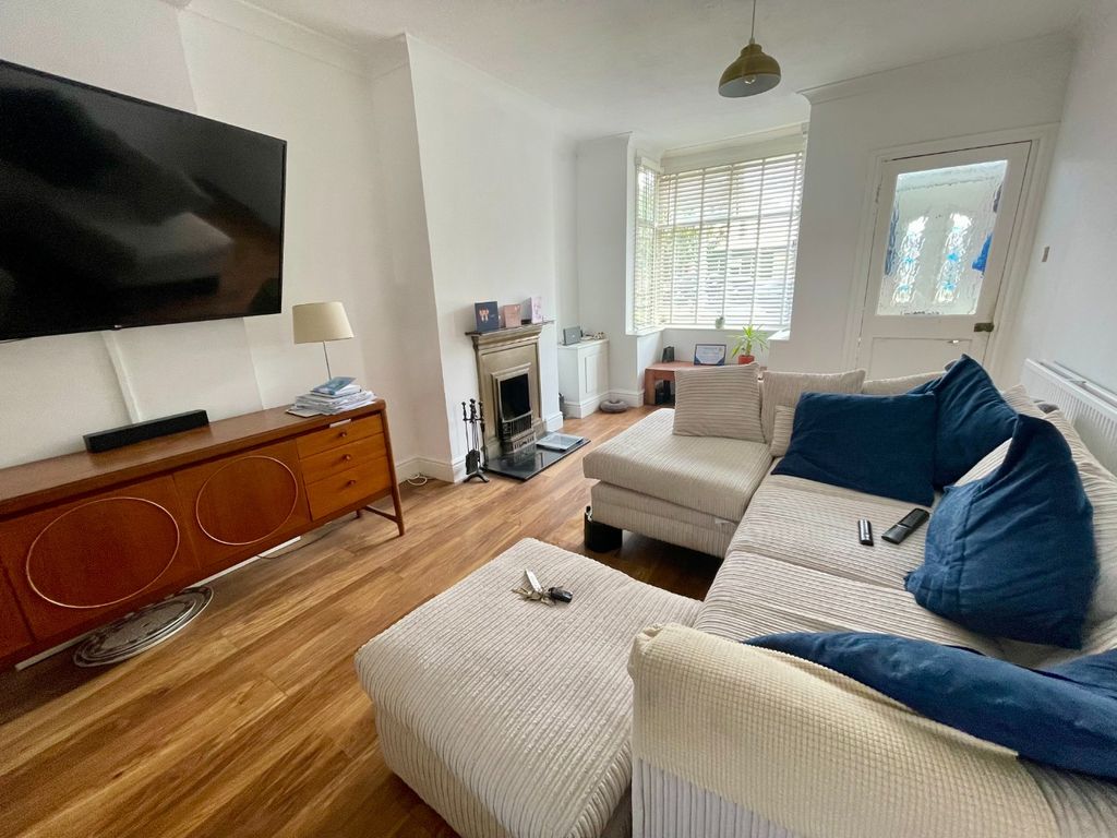 Property photo 3 of 9 4454742
