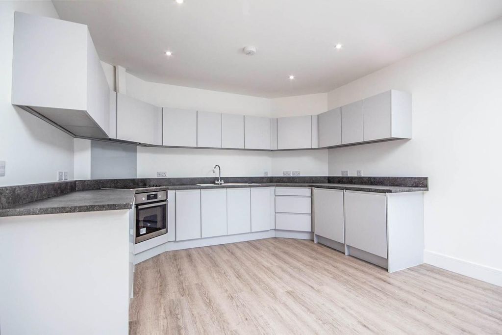 Property photo 3 of 8 2.Jpg