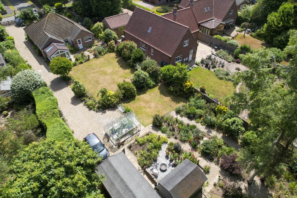 Property photo 1 of 39