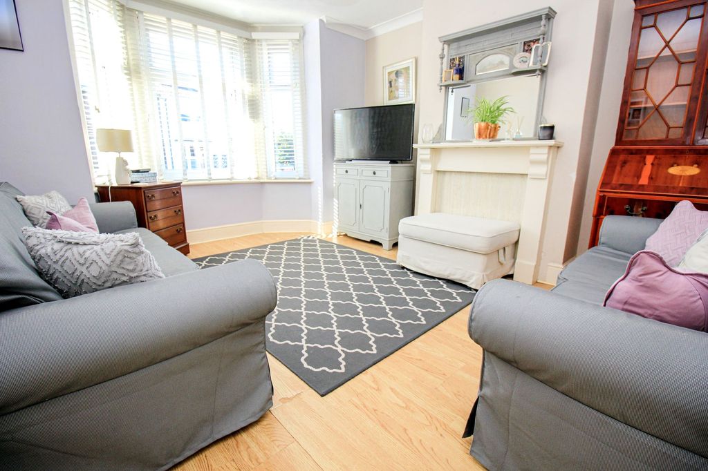 Property photo 2 of 19