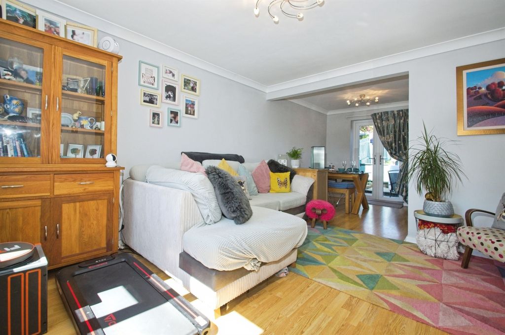 Property photo 3 of 12