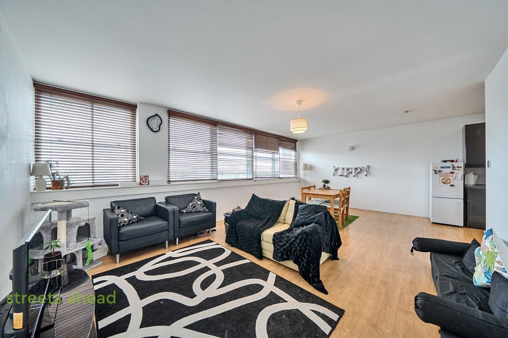 Property photo 1 of 14 A2A7Fce9-F5c6-4Bd...