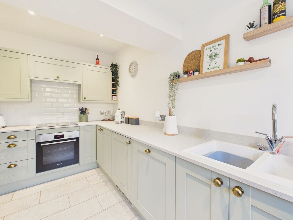 Property photo 3 of 13 Kitchen