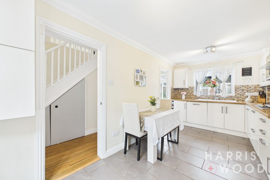 Property photo 2 of 31 5595753