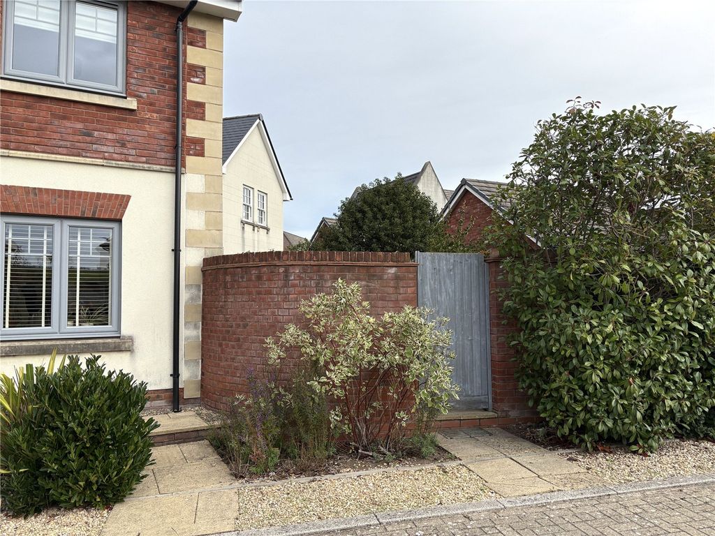Property photo 2 of 22 Picture No. 03