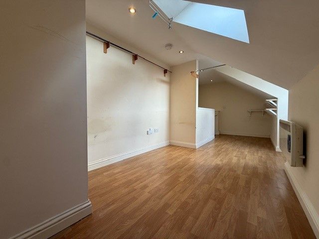 Property photo 3 of 4 Bedroom