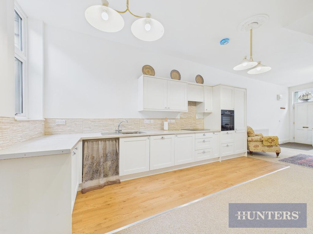 Property photo 3 of 24 Kitchen