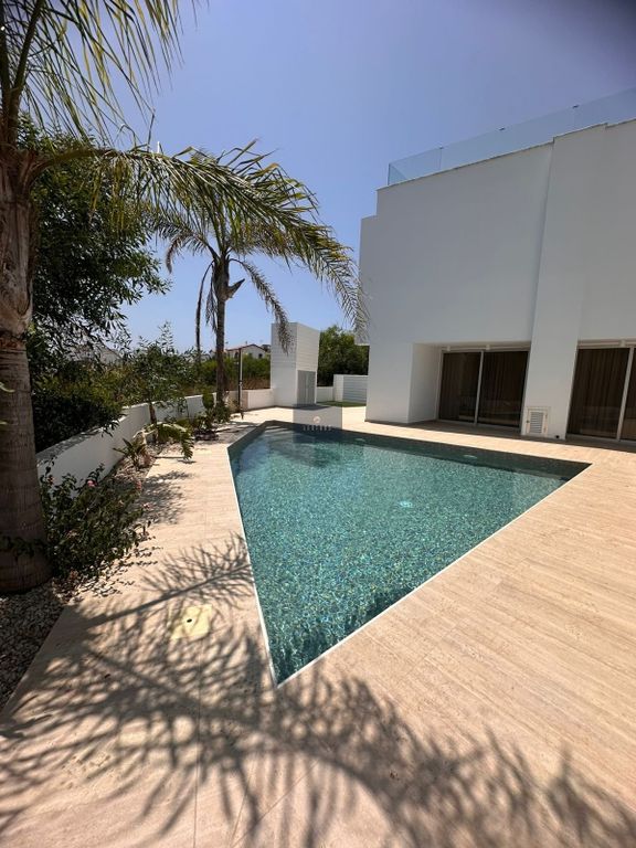 Property photo 1 of 26