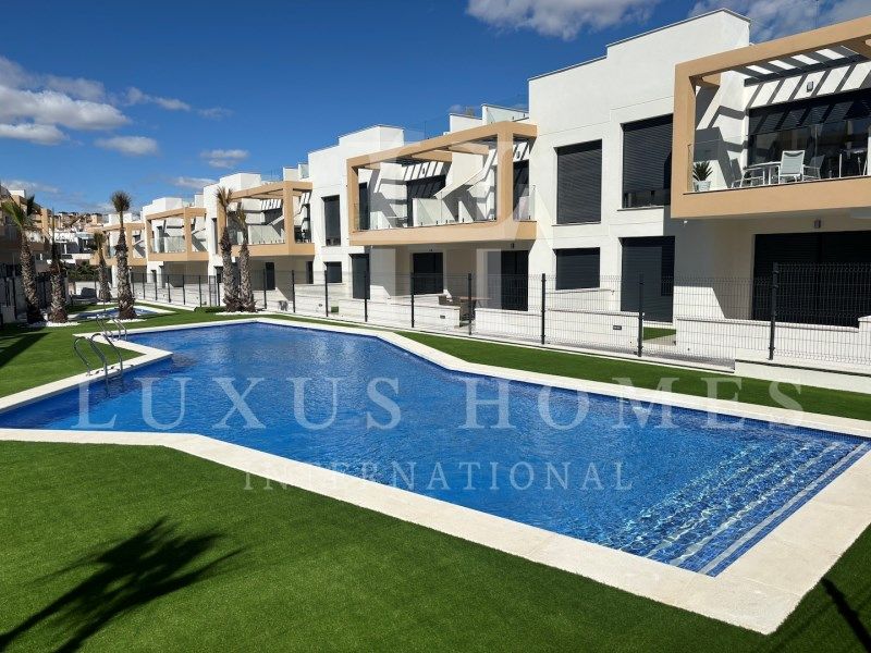 Property photo 2 of 24