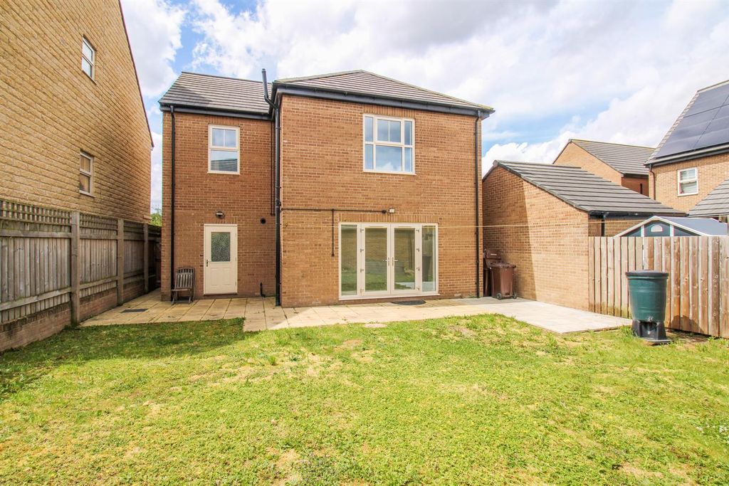 Property photo 2 of 12