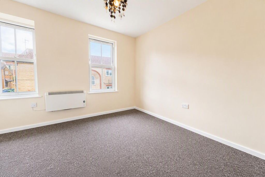 Property photo 2 of 11 Bedroom