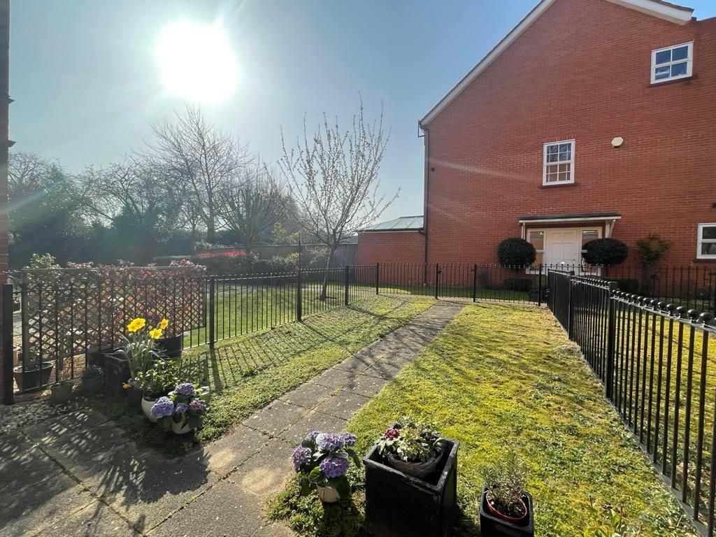 Property photo 3 of 17 65178_102131000106_Img_01_0000