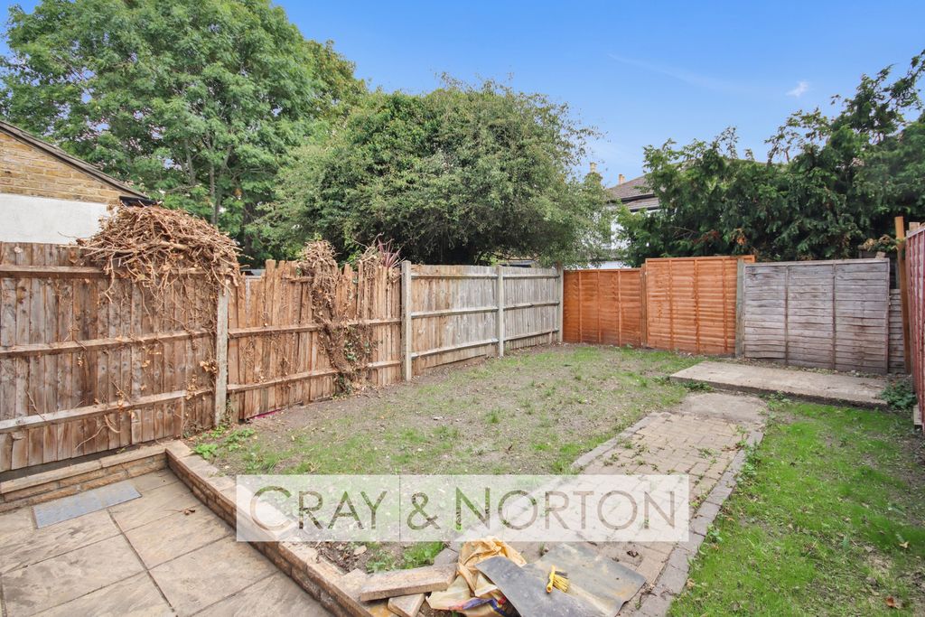 Property photo 2 of 7 Photo 6