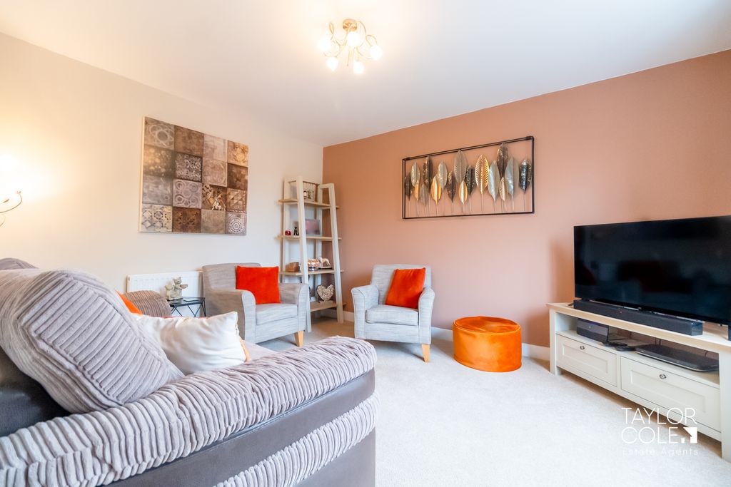 Property photo 3 of 27