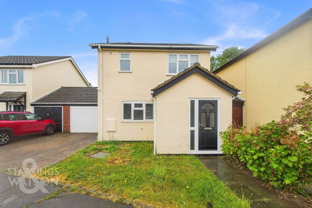 Property photo 2 of 17