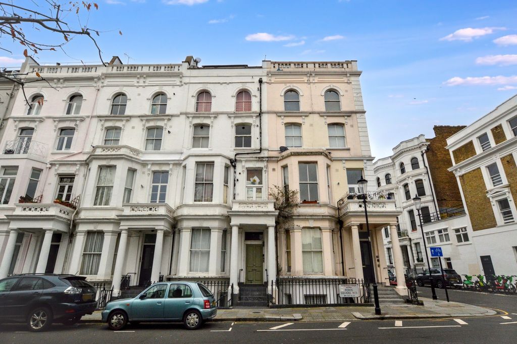Property photo 1 of 11 40F Powis Square, Notting Hill, London, W11 2Ay