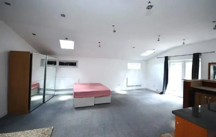 Property photo 3 of 5 Pic - 3