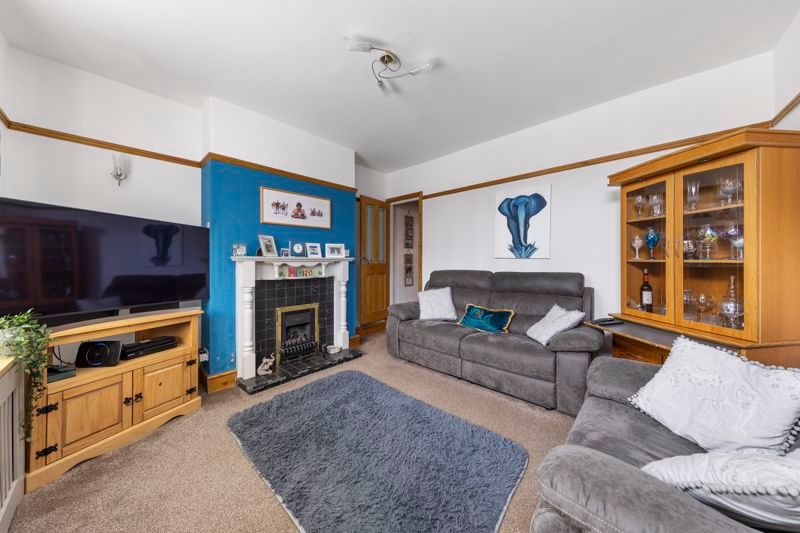 Property photo 2 of 27 Living-Room