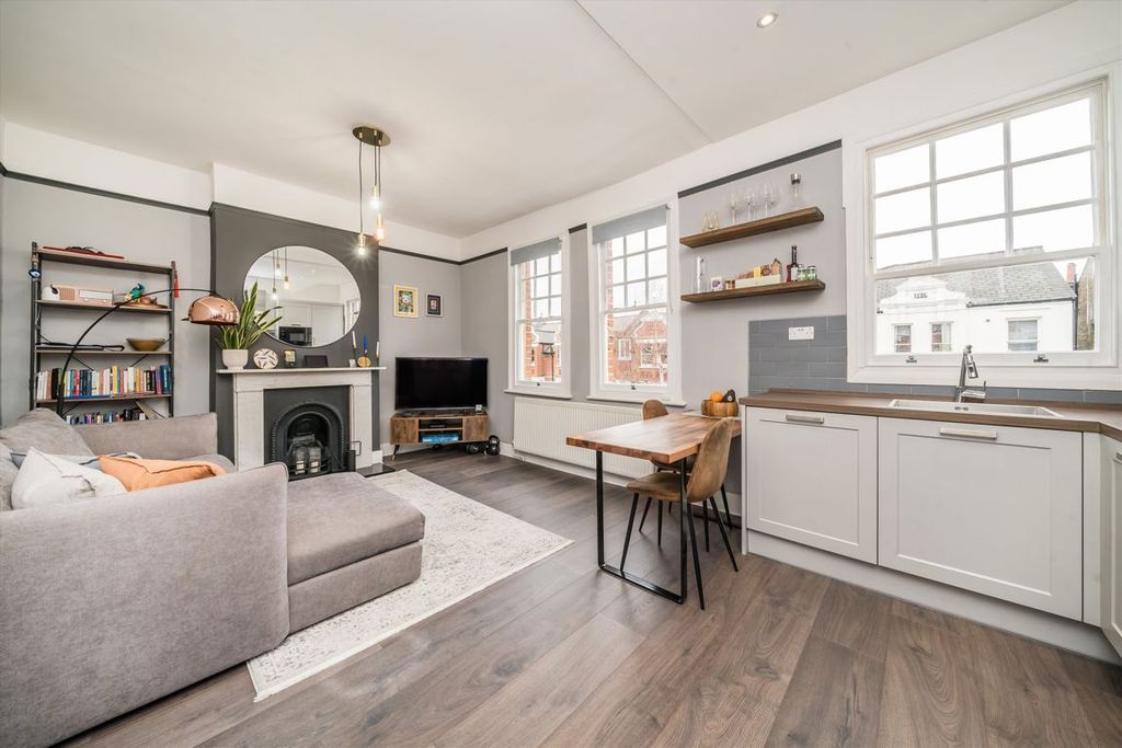 Property photo 2 of 7