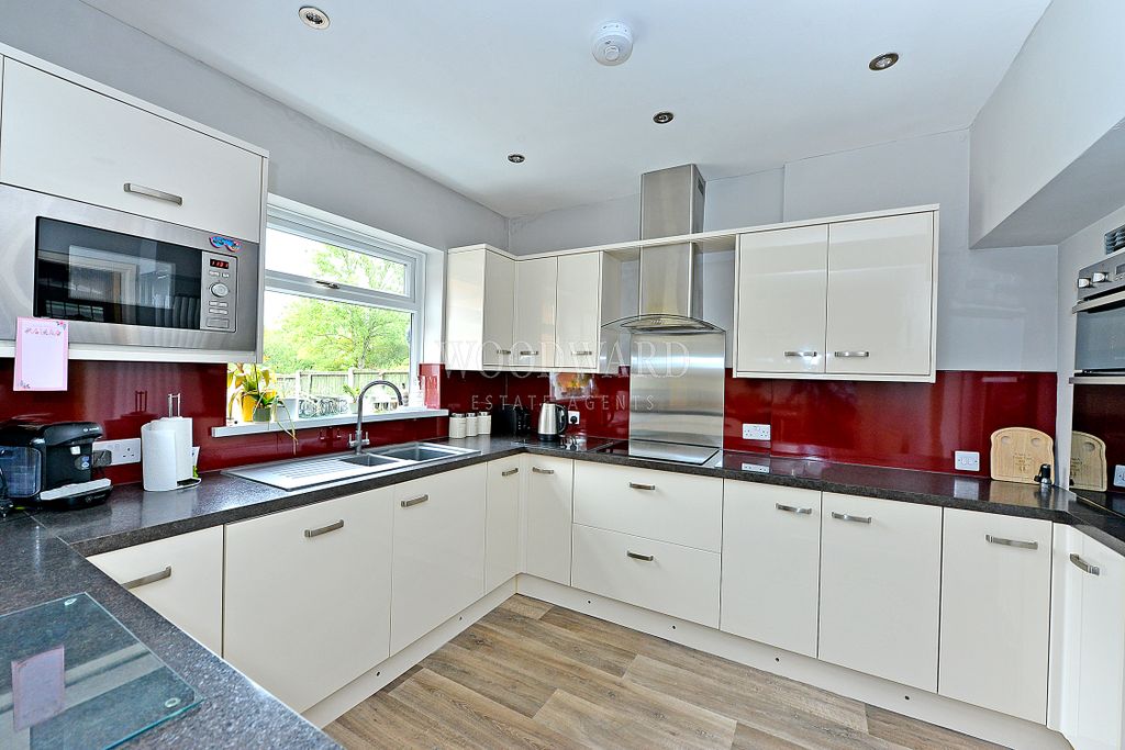 Property photo 3 of 22 Kitchen/Dining Room