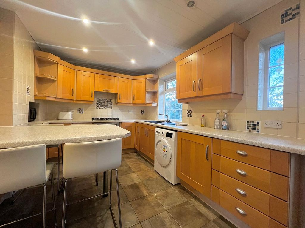 Property photo 3 of 7 Picture No. 14