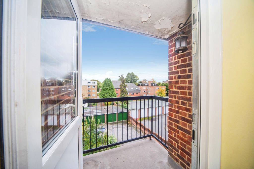 Property photo 2 of 19 Pbox-Img.Jpg
