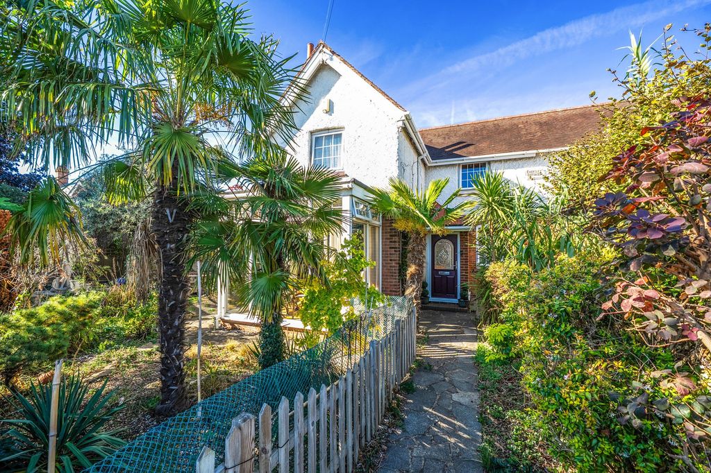 Property photo 1 of 27