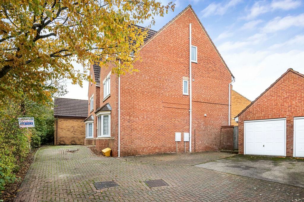 Property photo 1 of 21 Photo 26