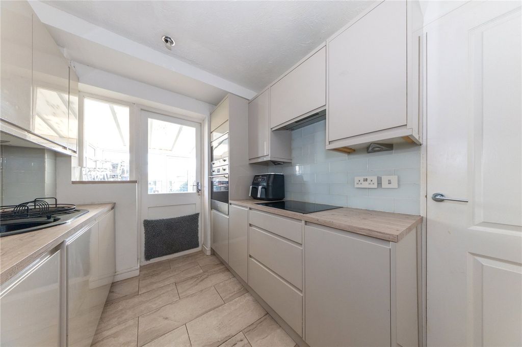 Property photo 3 of 13 Kitchen