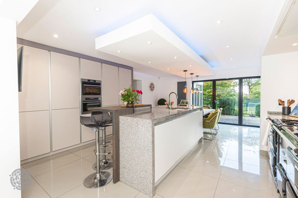 Property photo 2 of 79 Picture No. 75