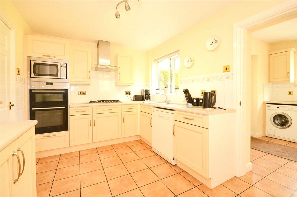 Property photo 2 of 15 Kitchen