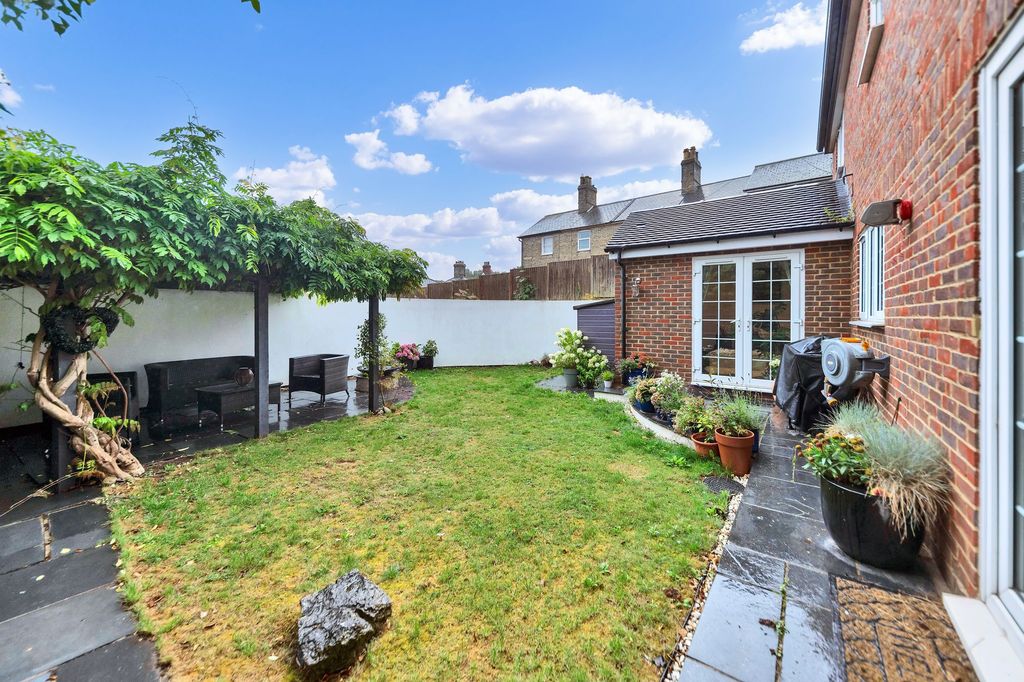 Property photo 3 of 17