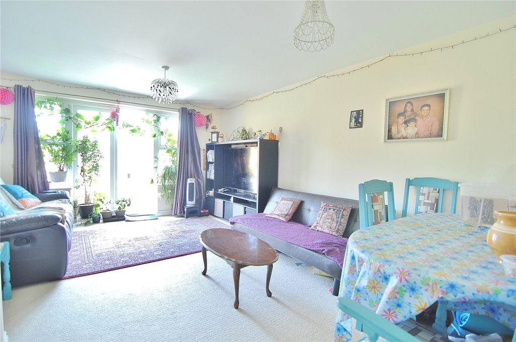 Property photo 3 of 9 Picture No. 05