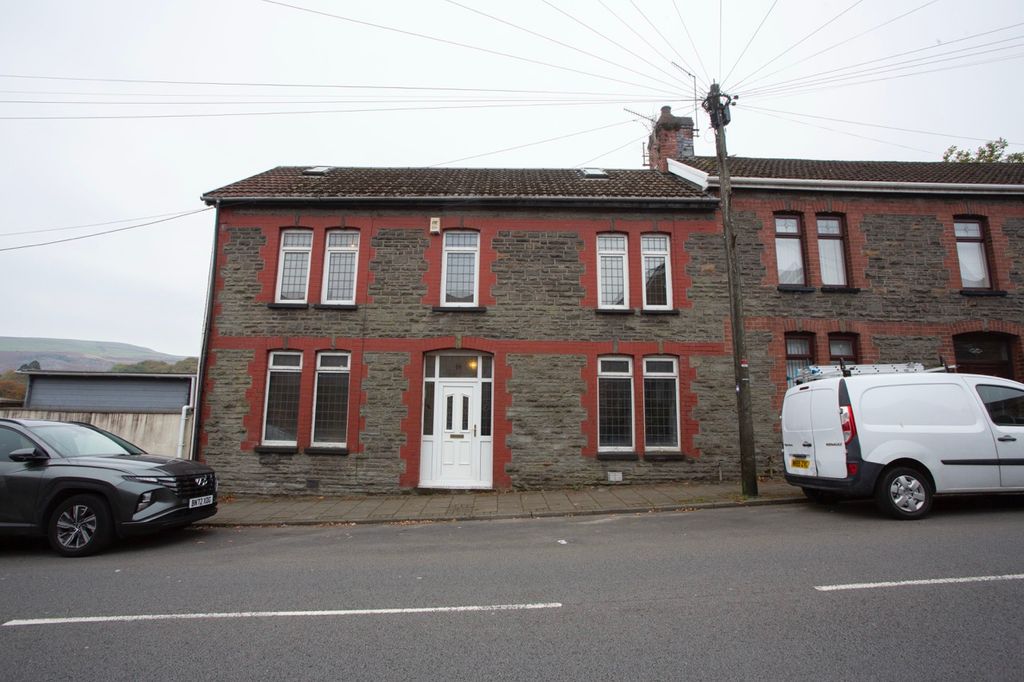 Property photo 1 of 25