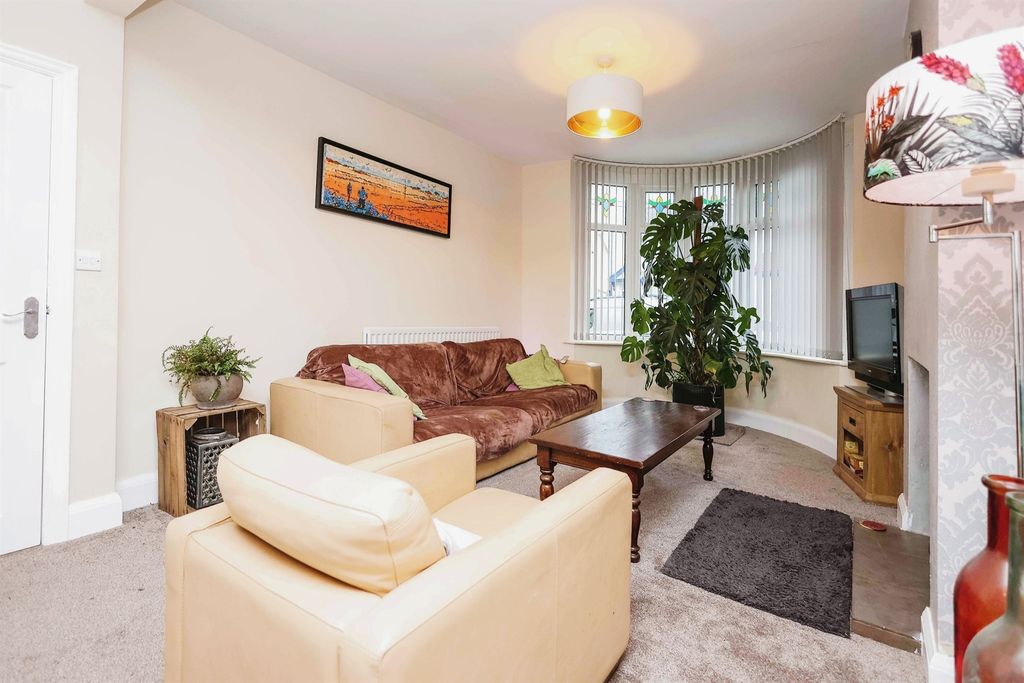 Property photo 3 of 14
