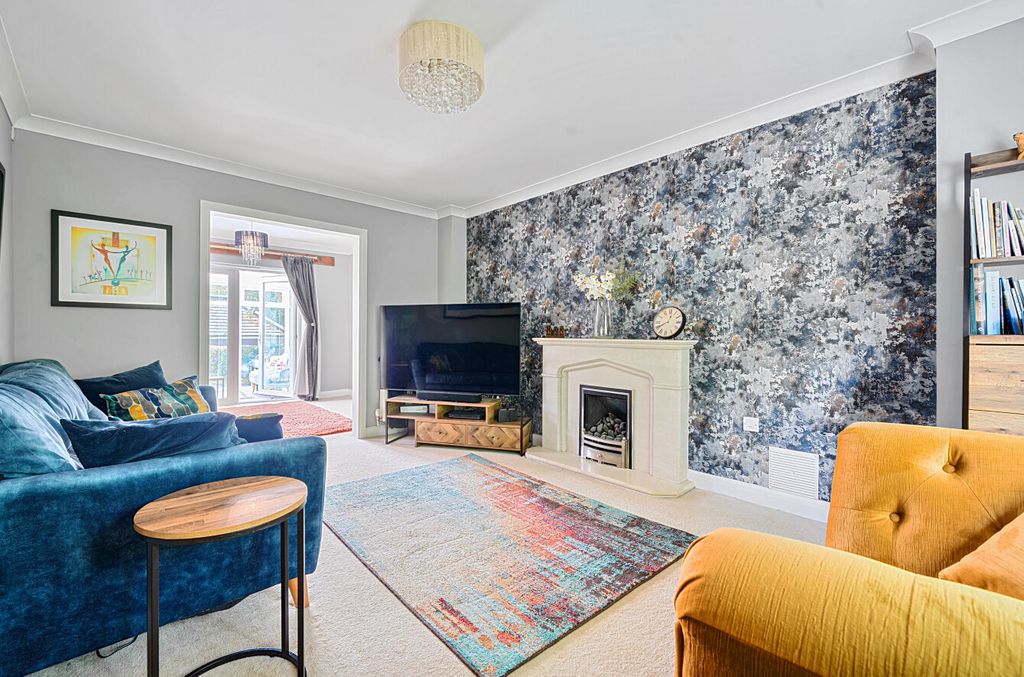 Property photo 3 of 17 1456221-18-6A0474...