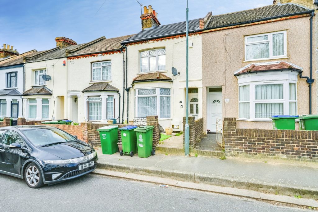 Property photo 1 of 18 Front View