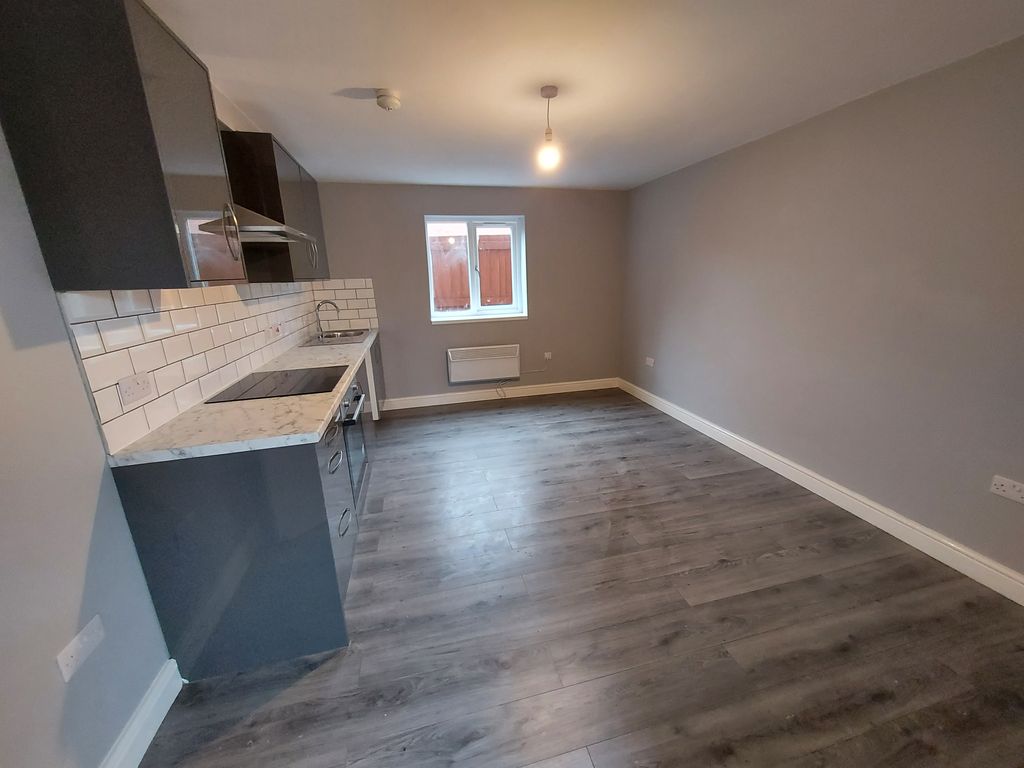 Property photo 1 of 4 Living Room