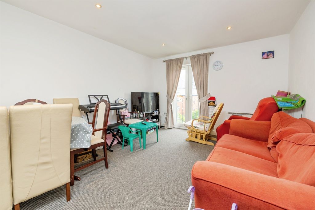 Property photo 3 of 14